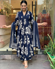 Women Floral Printed Regular Kurta with Palazzos & With Dupatta