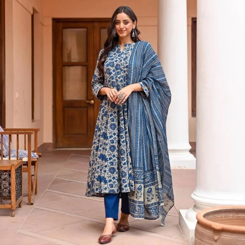 Floral Printed Ethnic Sets Straight Kurta and pant Set With Dupatta