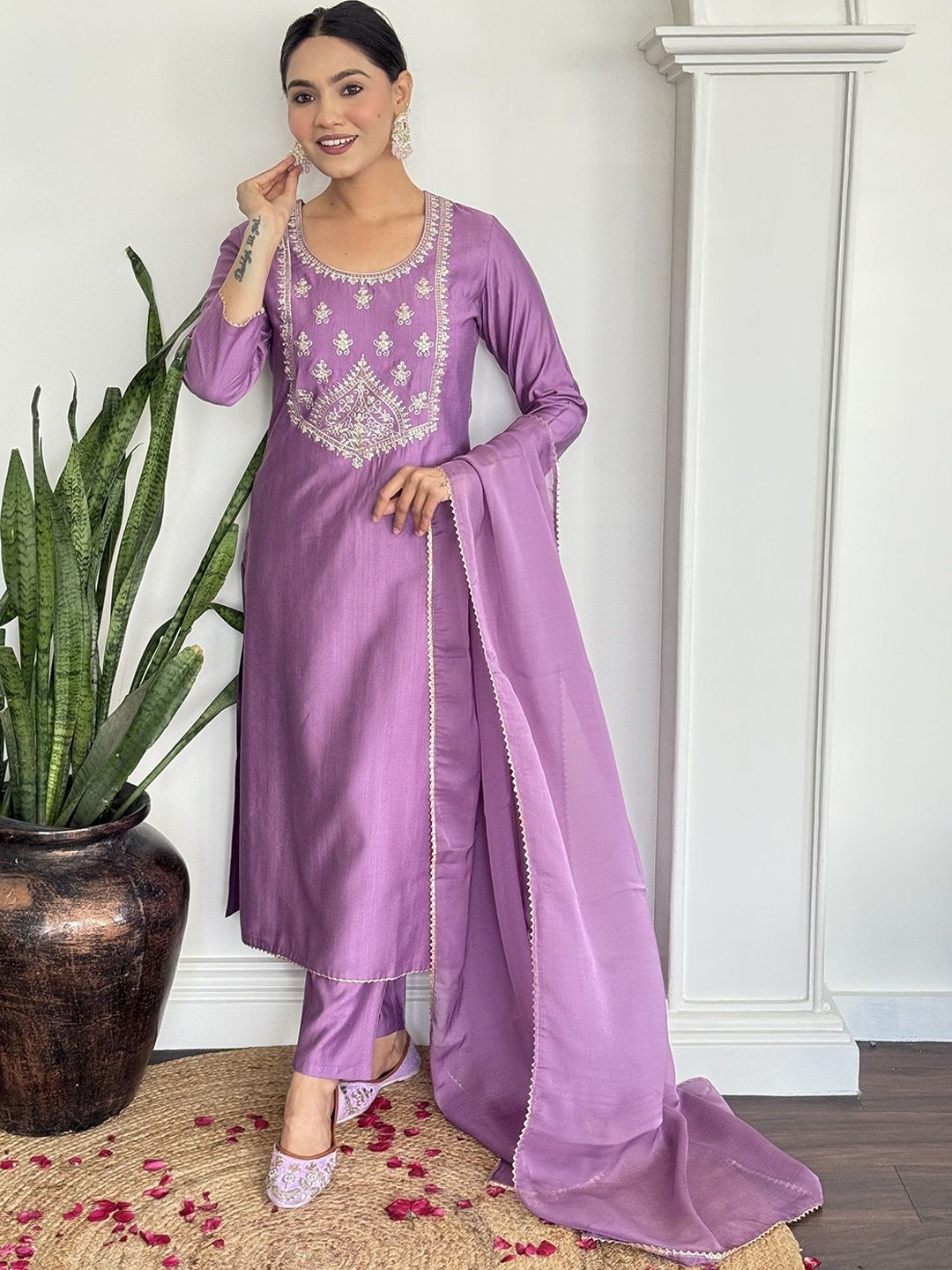 Women Floral Embroidered Silk Kurta with Pyjama & Dupatta